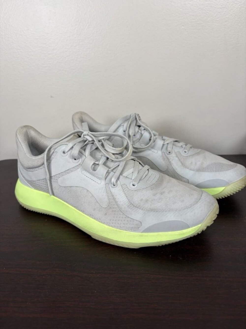 Lululemon Strongfeel Training Shoes Womens size 10 Faded Zap White Green Running